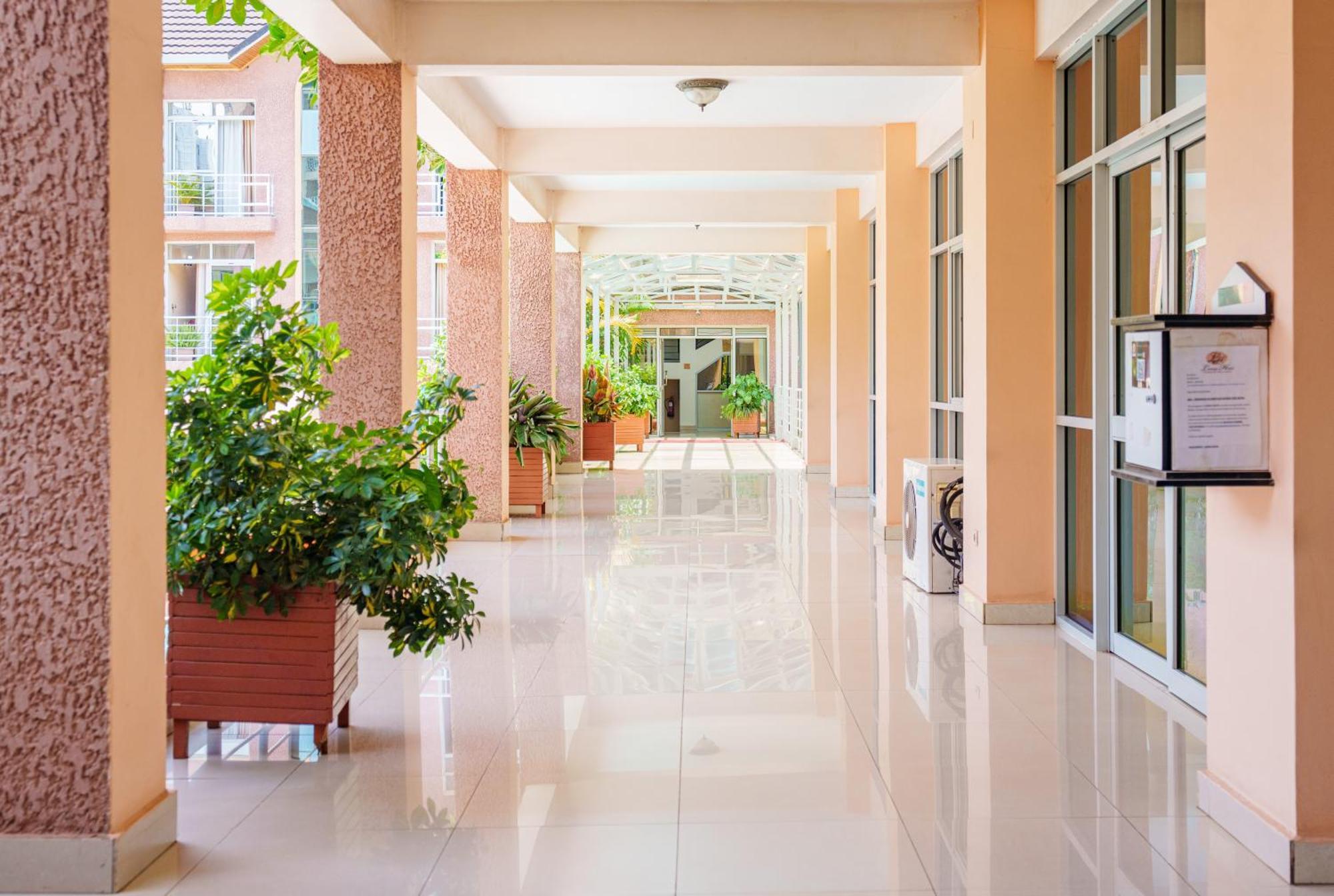 Lemigo Hotel Kigali Buitenkant foto
