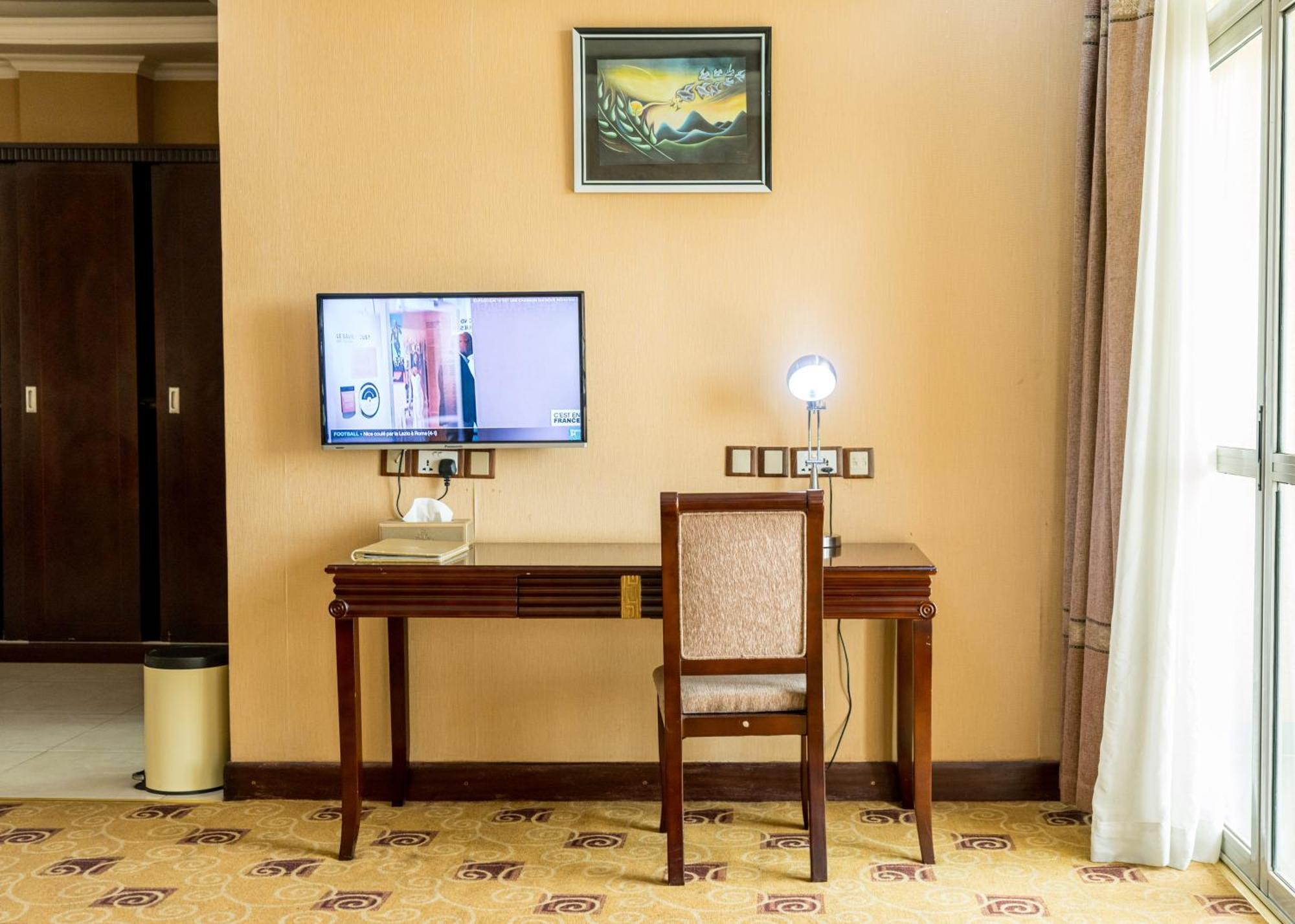 Lemigo Hotel Kigali Buitenkant foto