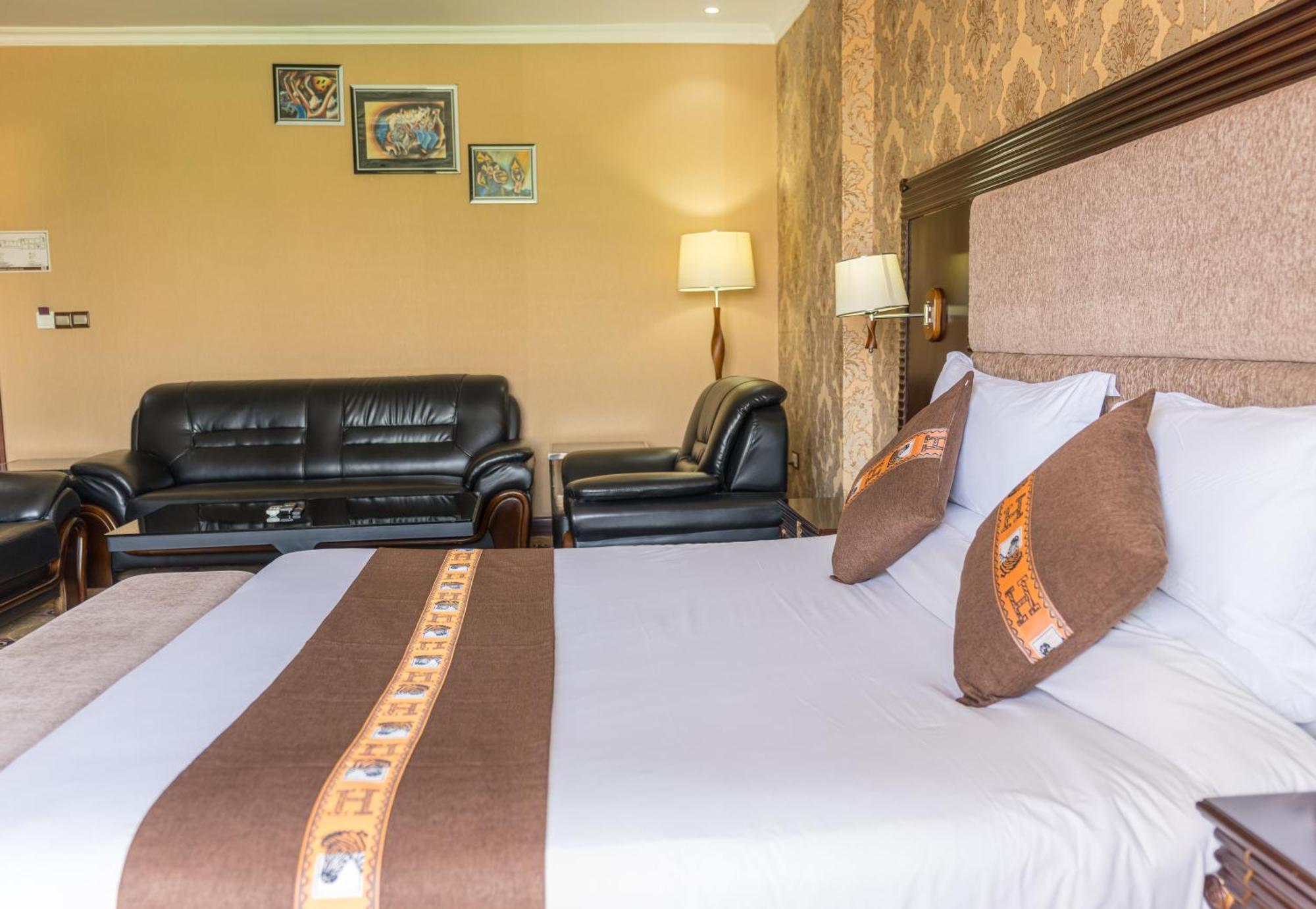 Lemigo Hotel Kigali Buitenkant foto