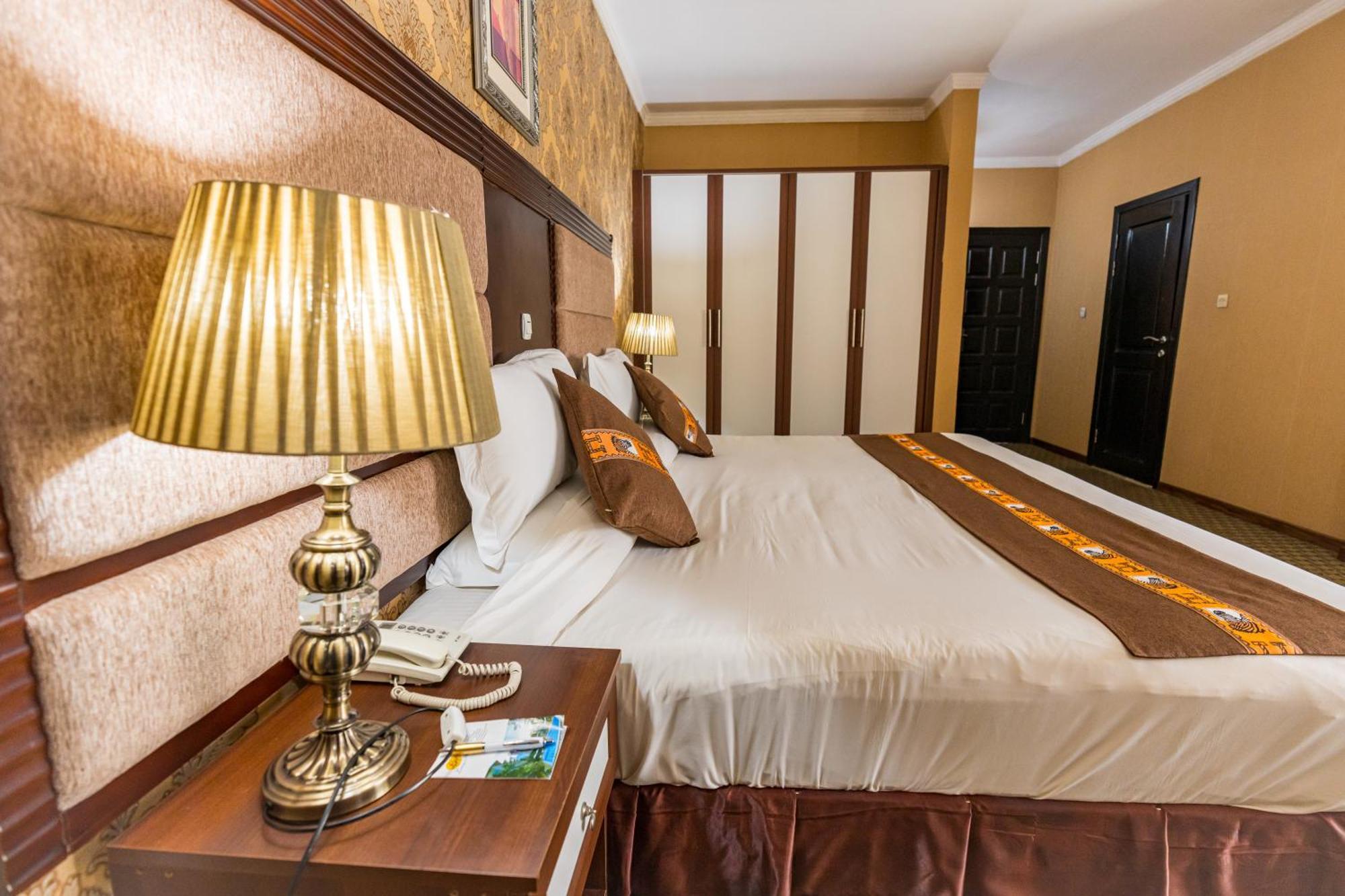 Lemigo Hotel Kigali Buitenkant foto
