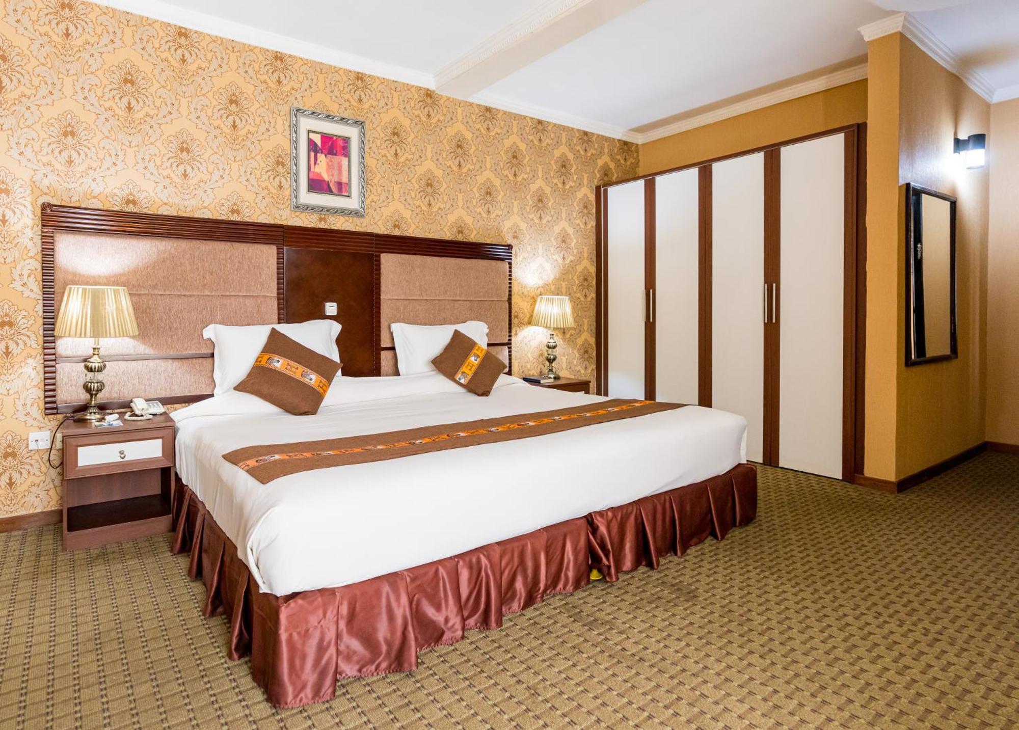 Lemigo Hotel Kigali Buitenkant foto